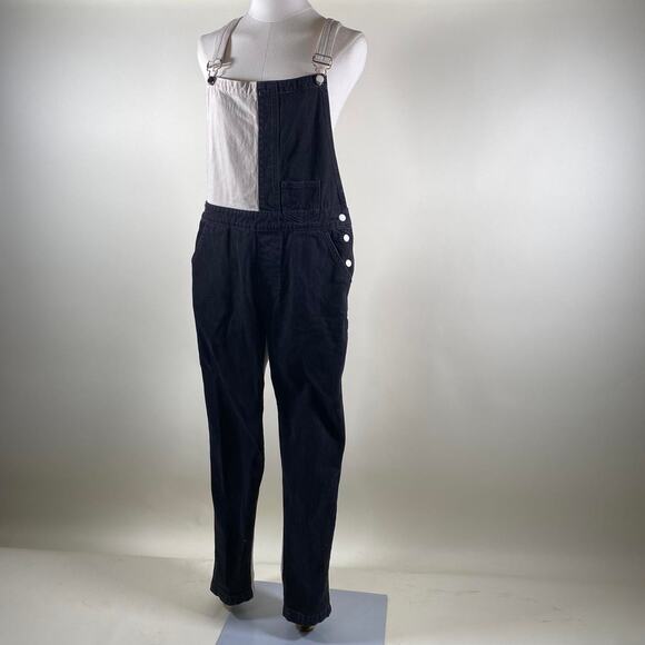 Guess black and white overalls - Picture 1 of 8